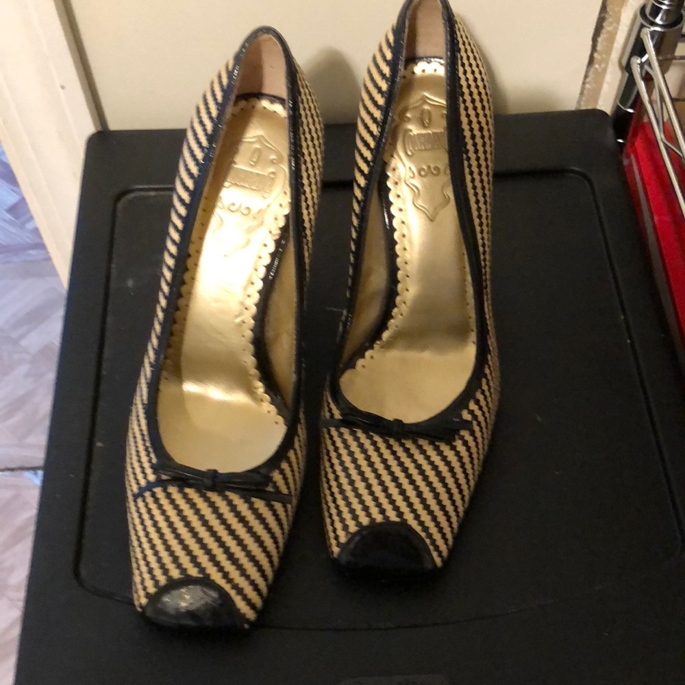 Q CONFIDENCE SHOES and matching bag